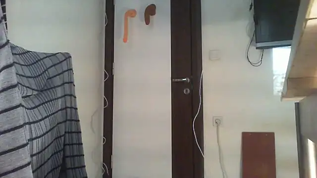 Snapshot of thekeys chatting on 05-02-26, 09:36 thekeys online show from 05-02-26, 09:36