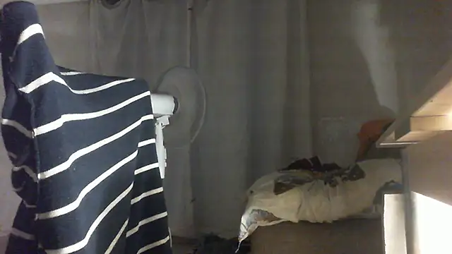 Snapshot of thekeys chatting on 05-28-26, 05:41 thekeys online show from 05-28-26, 05:41