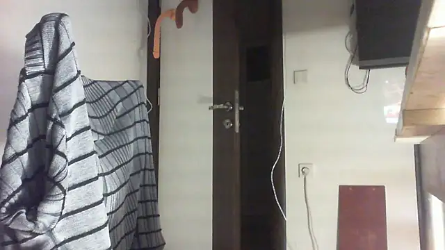 Snapshot of thekeys chatting on 05-01-26, 09:31 thekeys online show from 05-01-26, 09:31