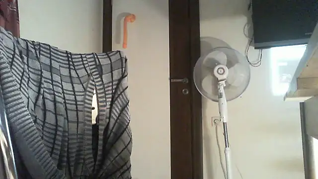 Snapshot of thekeys chatting on 05-20-26, 07:11 thekeys online show from 05-20-26, 07:11