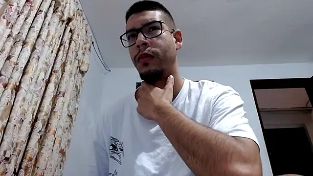 Snapshot of gollfather13 chatting on 09-18-25, 03:37 gollfather13 online show from 09-18-25, 03:37