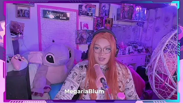 Snapshot of MegariaB chatting on 03-22-25, 05:17 MegariaB online show from 03-22-25, 05:17