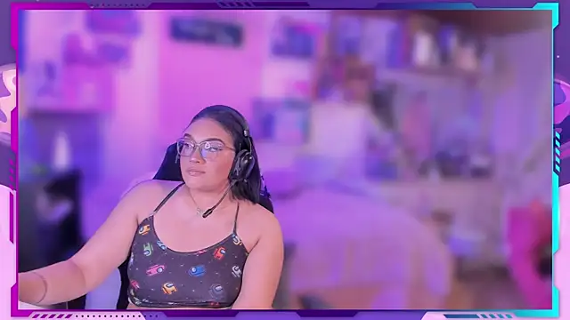 Snapshot of MegariaB chatting on 01-18-26, 04:27 MegariaB online show from 01-18-26, 04:27