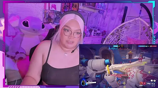 Snapshot of MegariaB chatting on 03-11-25, 07:57 MegariaB online show from 03-11-25, 07:57