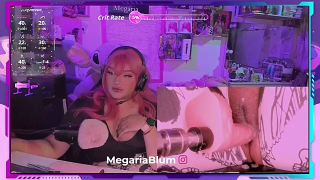 Snapshot of MegariaB chatting on 09-19-25, 03:32 MegariaB online show from 09-19-25, 03:32