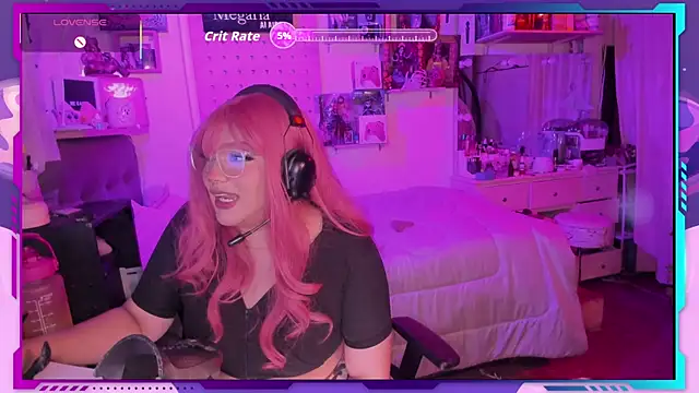 Snapshot of MegariaB chatting on 10-29-25, 04:11 MegariaB online show from 10-29-25, 04:11