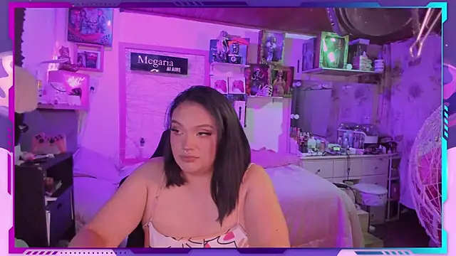 Snapshot of MegariaB chatting on 09-25-25, 04:18 MegariaB online show from 09-25-25, 04:18