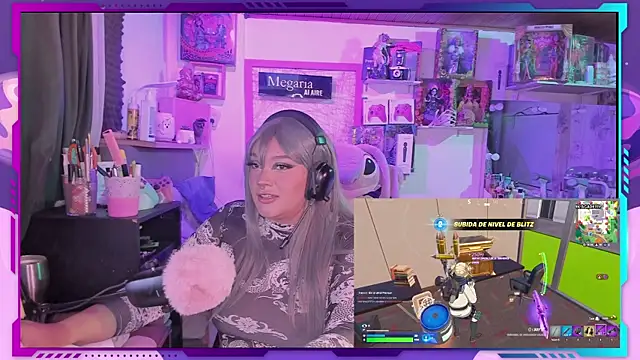 Snapshot of MegariaB chatting on 09-21-25, 04:17 MegariaB online show from 09-21-25, 04:17