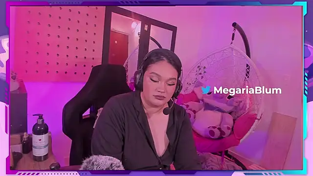 Snapshot of MegariaB chatting on 07-21-26, 03:52 MegariaB online show from 07-21-26, 03:52