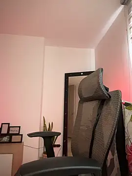 evangeline ch online show from 11-14-25, 04:21