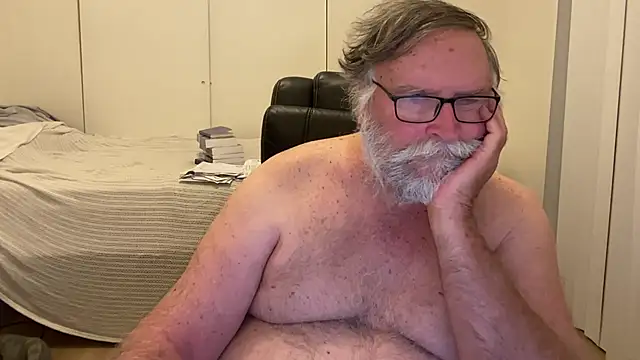 Drummajor online show from 10-29-25, 04:44