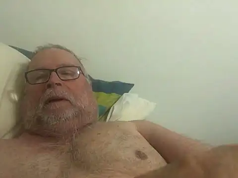 Snapshot of Drummajor chatting on 06-13-26, 06:44 Drummajor online show from 06-13-26, 06:44