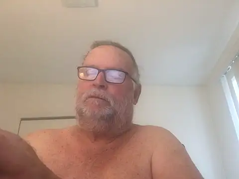 Snapshot of Drummajor chatting on 06-17-26, 03:11 Drummajor online show from 06-17-26, 03:11