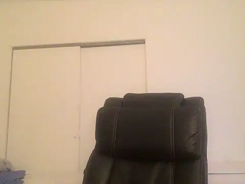 Snapshot of Drummajor chatting on 06-18-26, 03:16 Drummajor online show from 06-18-26, 03:16