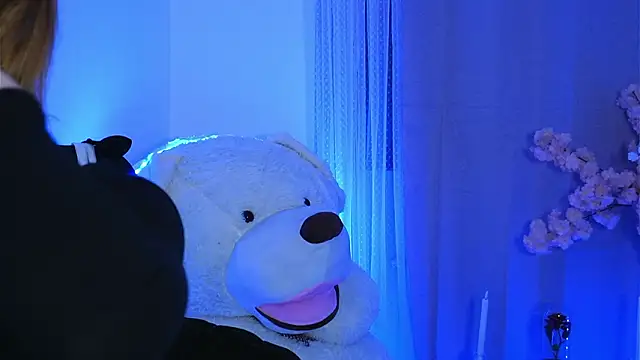 ivyleague  online show from 03-20-26, 06:09