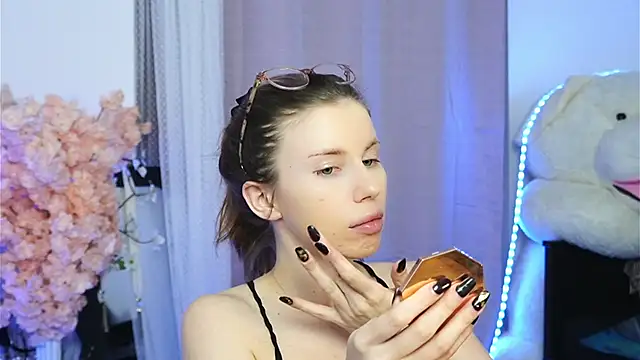 ivyleague  online show from 03-24-26, 06:19