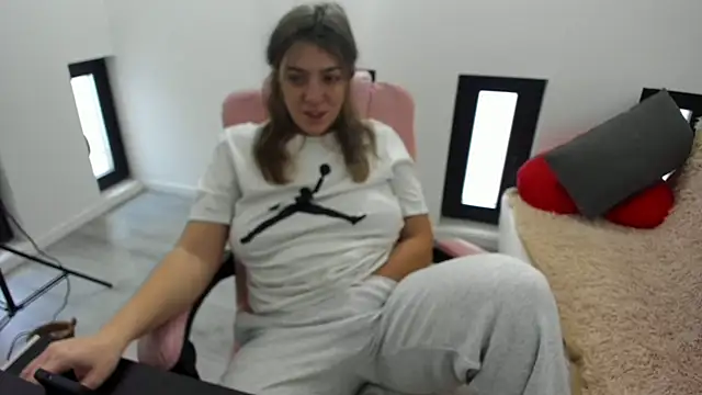 Dyana Kaylinn online show from 02-23-26, 05:52