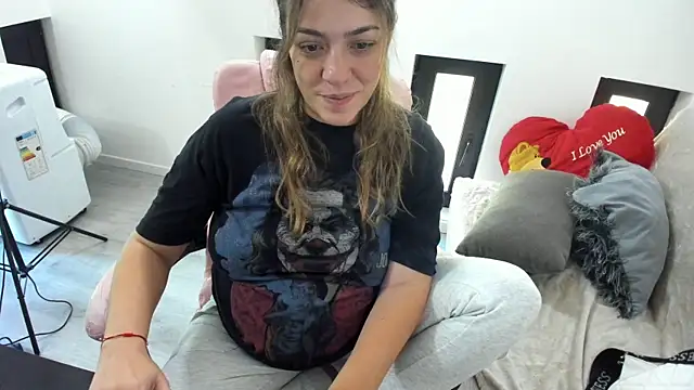 Dyana Kaylinn online show from 06-03-26, 05:19