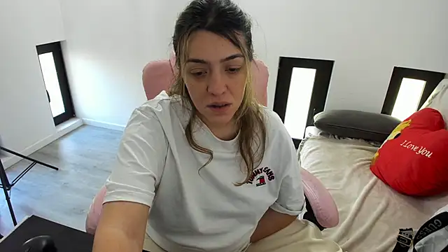 Dyana Kaylinn online show from 05-04-26, 05:11