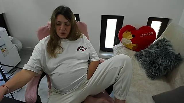 Dyana Kaylinn online show from 06-06-26, 05:23