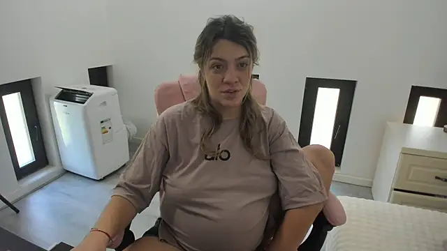 Dyana Kaylinn online show from 07-06-26, 06:20
