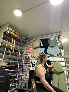 Susi bell online show from 03-05-25, 01:10