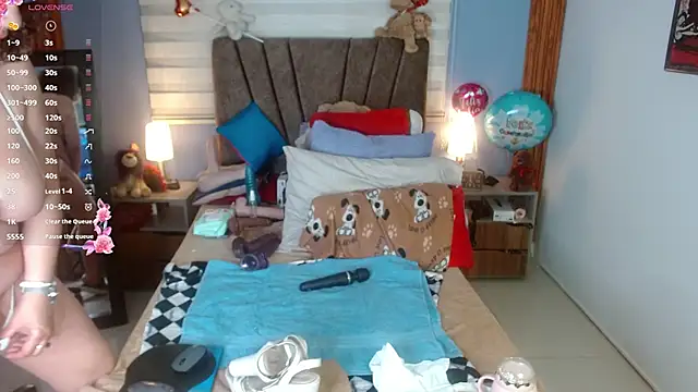 Snapshot of Nadia_84 chatting on 09-12-25, 07:35 Nadia 84 online show from 09-12-25, 07:35