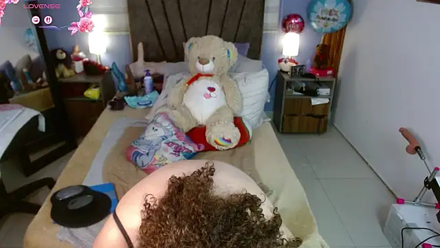 Snapshot of Nadia_84 chatting on 06-24-26, 07:33 Nadia 84 online show from 06-24-26, 07:33
