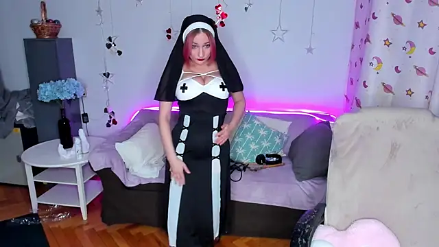 Snapshot of Evelyn_Harper@xh chatting on 10-31-25, 12:29 Evelyn Harperxh online show from 10-31-25, 12:29