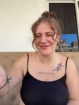 JessiMur online show from 12-17-25, 01:43