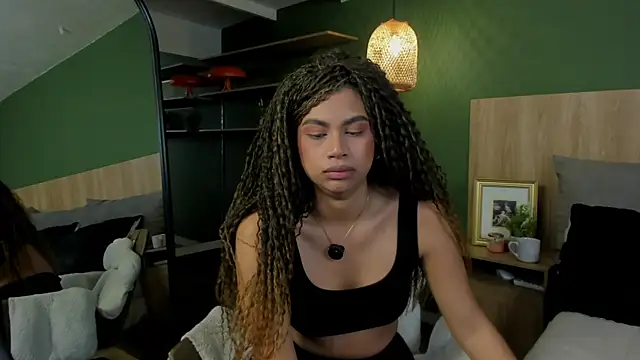 nayah   online show from 04-20-26, 01:35