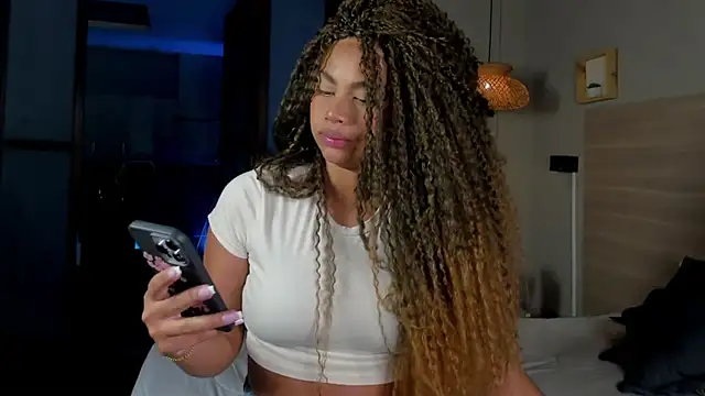 nayah   online show from 10-04-25, 07:37