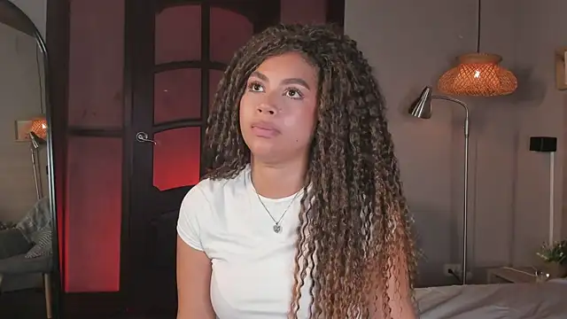 Snapshot of nayah__ chatting on 02-12-26, 07:57 nayah online show from 02-12-26, 07:57