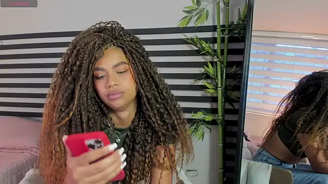 nayah   online show from 09-14-25, 02:17