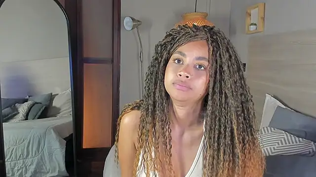 nayah   online show from 07-15-26, 07:54