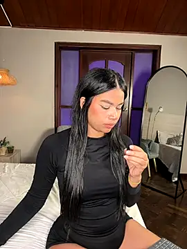 nayah   online show from 12-19-25, 08:00