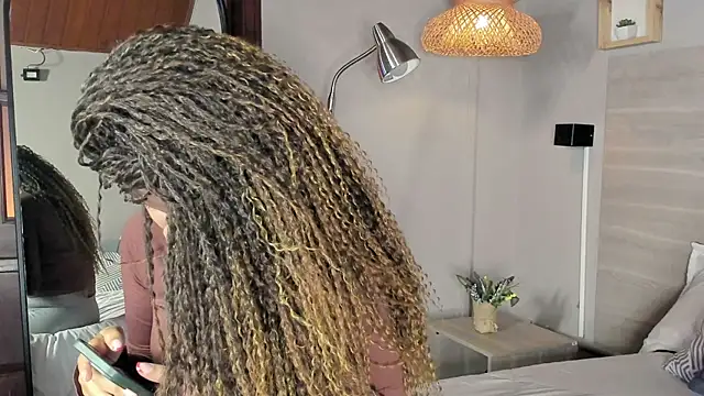 nayah   online show from 03-31-26, 08:11