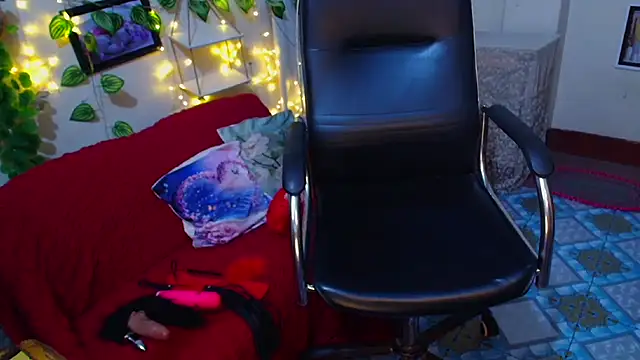 SnoowForYou online show from 12-21-25, 01:57