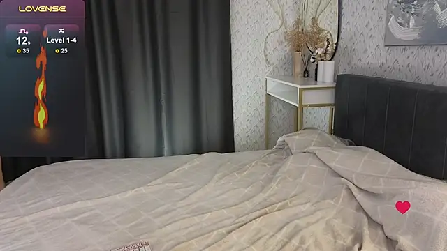Snapshot of YourSweetDream_ chatting on 09-09-25, 08:24 YourSweetDream  online show from 09-09-25, 08:24