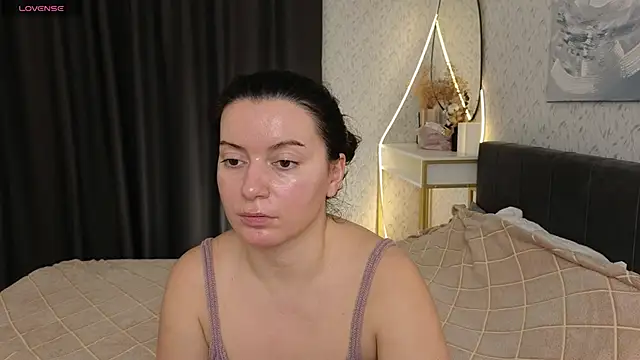 YourSweetDream  online show from 11-18-25, 08:28