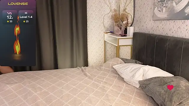 Snapshot of YourSweetDream_ chatting on 09-18-25, 07:44 YourSweetDream  online show from 09-18-25, 07:44