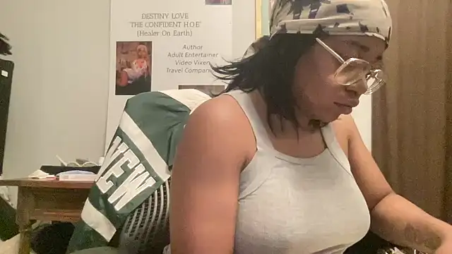 MommyConfident online show from 05-27-26, 01:57