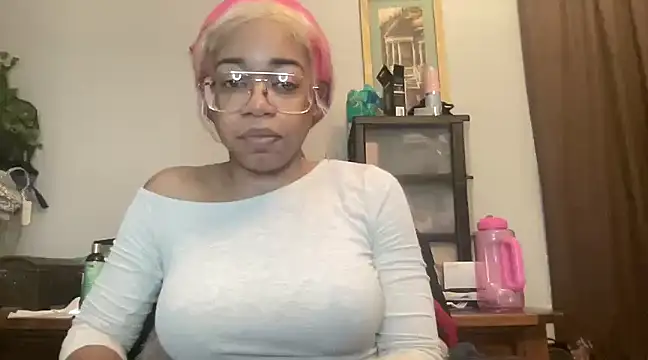 Snapshot of MommyConfident chatting on 03-22-25, 06:03 MommyConfident online show from 03-22-25, 06:03