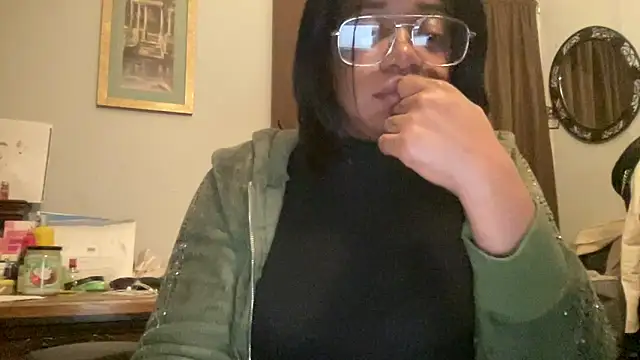 MommyConfident online show from 12-16-25, 01:43