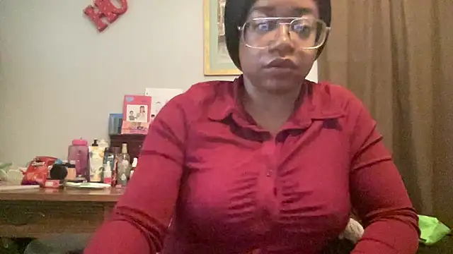 Snapshot of MommyConfident chatting on 09-29-25, 02:44 MommyConfident online show from 09-29-25, 02:44