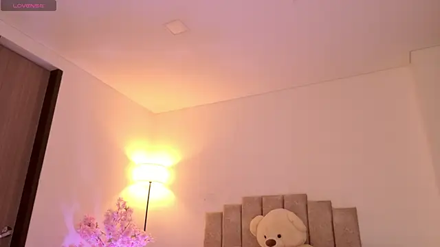 KaylaCollinsX online show from 04-12-26, 10:35