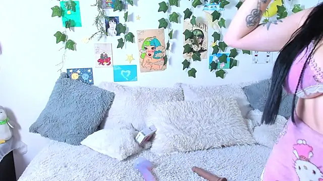 Snapshot of Dianne_Golden chatting on 02-06-25, 11:37 Dianne Golden online show from 02-06-25, 11:37