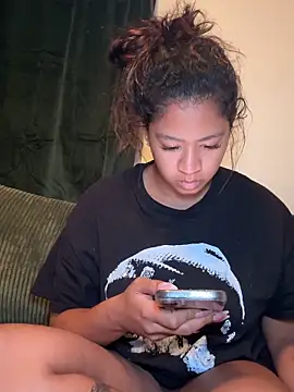 VanessaBling online show from 11-18-25, 01:43