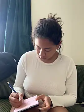 VanessaBling online show from 12-15-25, 04:02