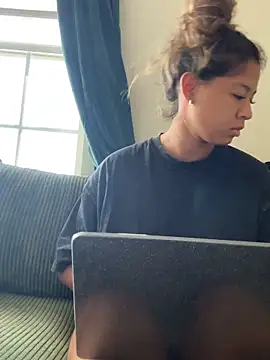 VanessaBling online show from 10-04-25, 03:02